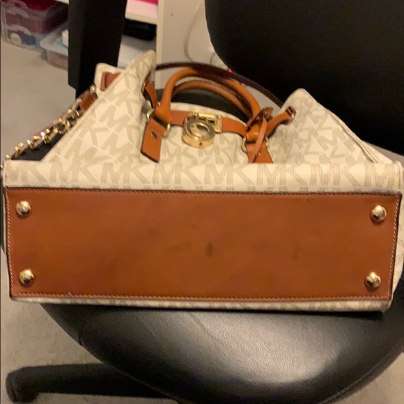 Michael Kors Purse - Picture 7 of 7